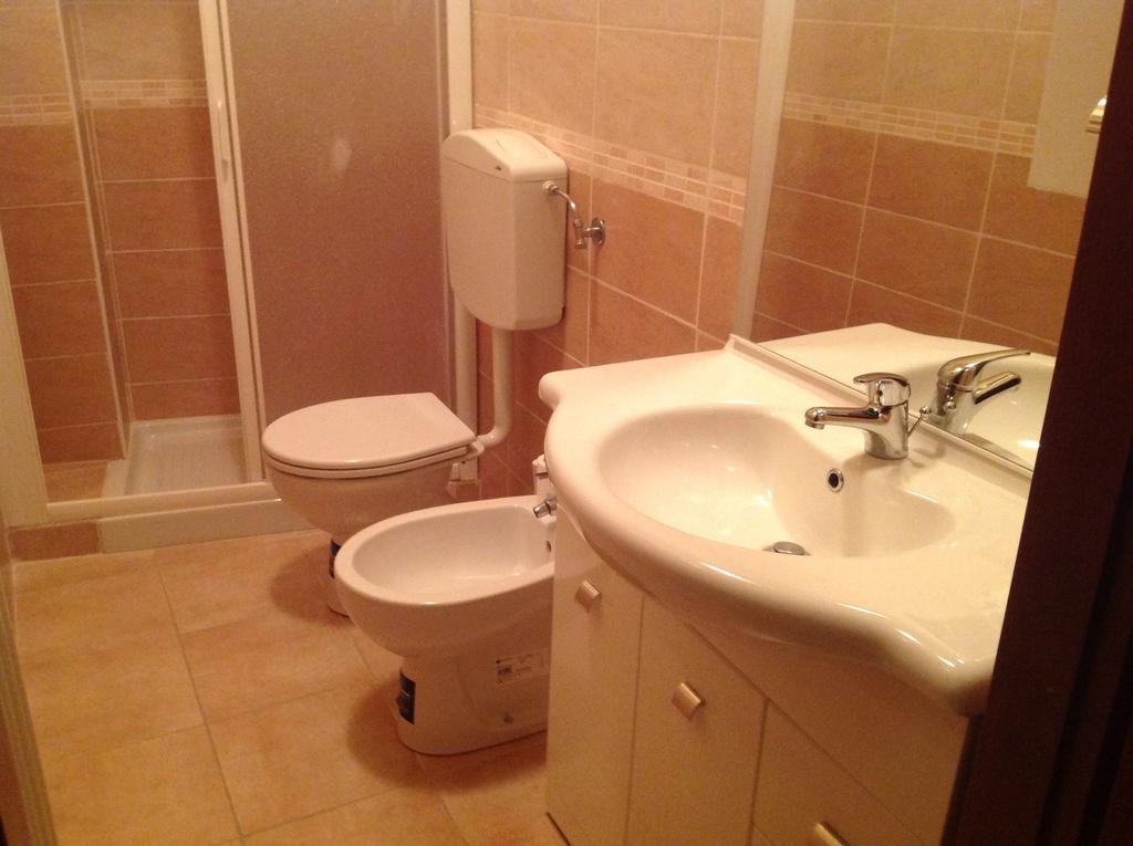 B&B Arcobaleno アレッサンドリア 部屋 写真